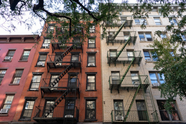 Image of a building with NYC apartments for rent