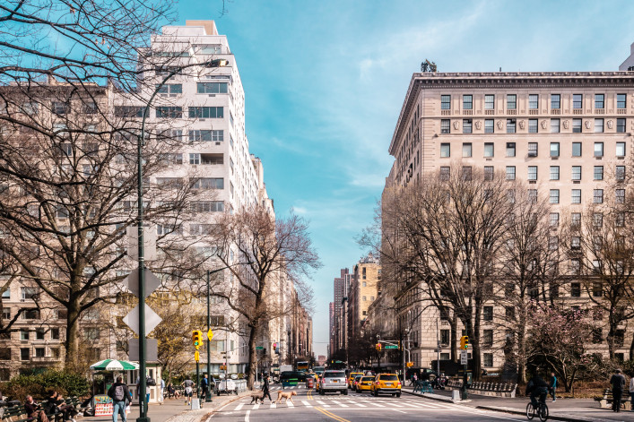 busy madison avenue nyc