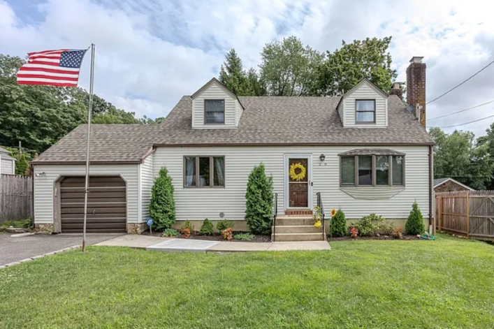 28 Henry Street, Huntington, NY 11743