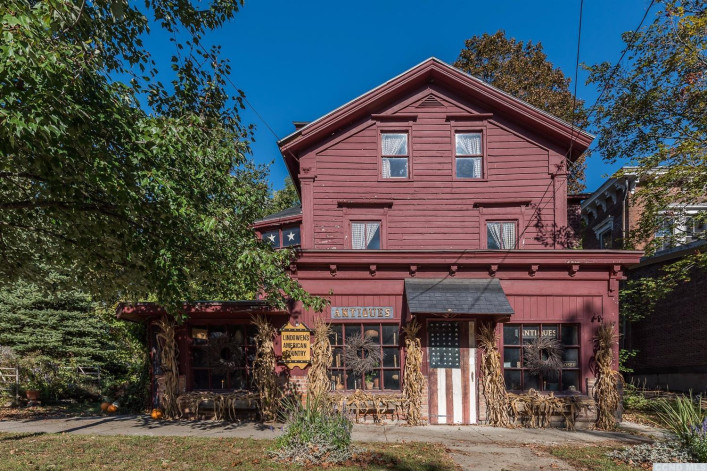 Kinderhook house