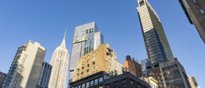 Empire State Building, apartment buildings on 5th Avenue